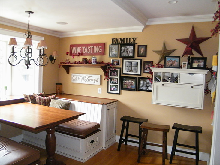 Kitchen nooks and eating areas